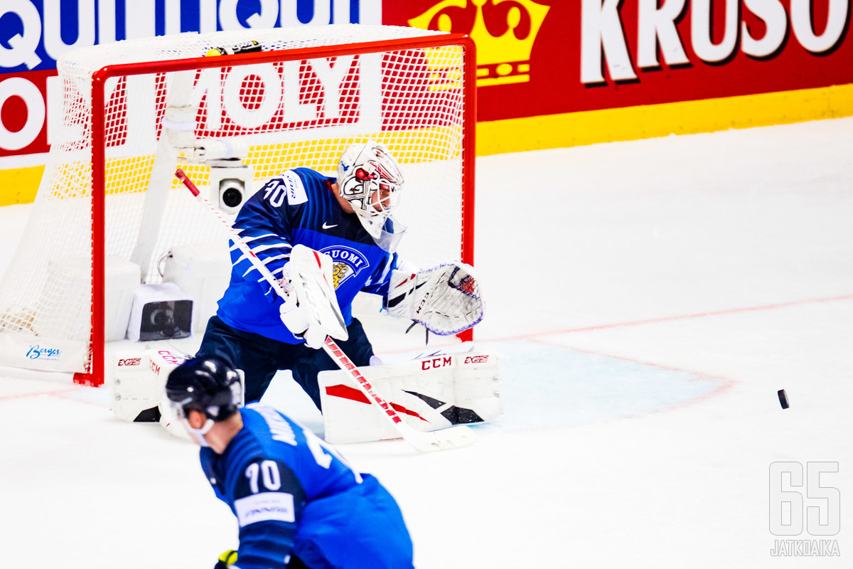 Kevin Lankinen avasi MM-kisat loistavasti.