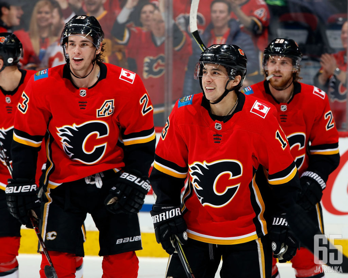 Calgary Flamesin ykkösketju Johnny Gaudreau, Sean Monahan ja Elias Lindholm on NHL:n tehokkain kolmikko.