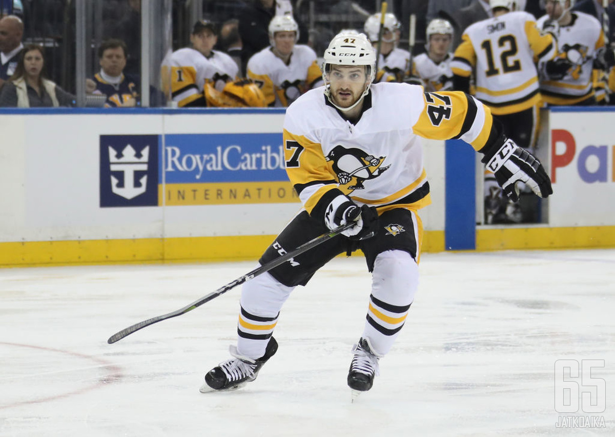 Johnson pelasi 13 NHL-ottelua Penguinsin paidassa.