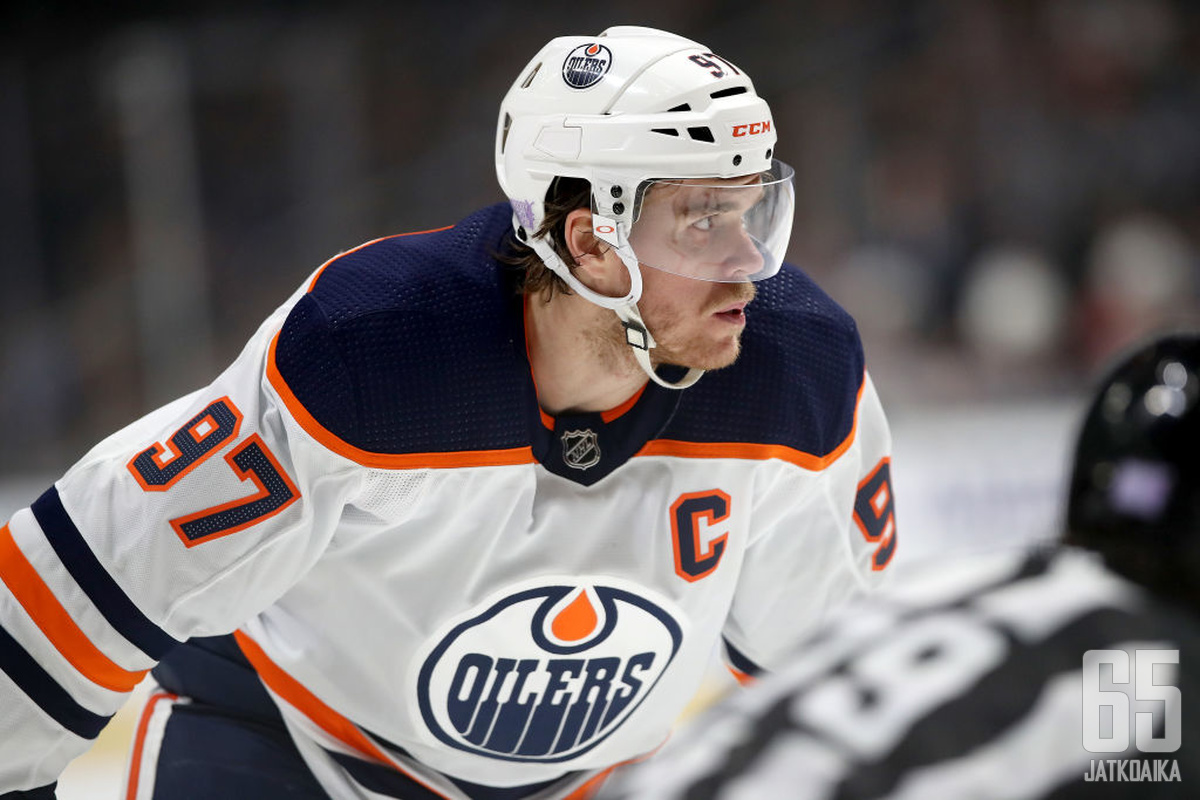 Connor McDavid voitti Hart Trophyn täysin ylivoimaisesti.