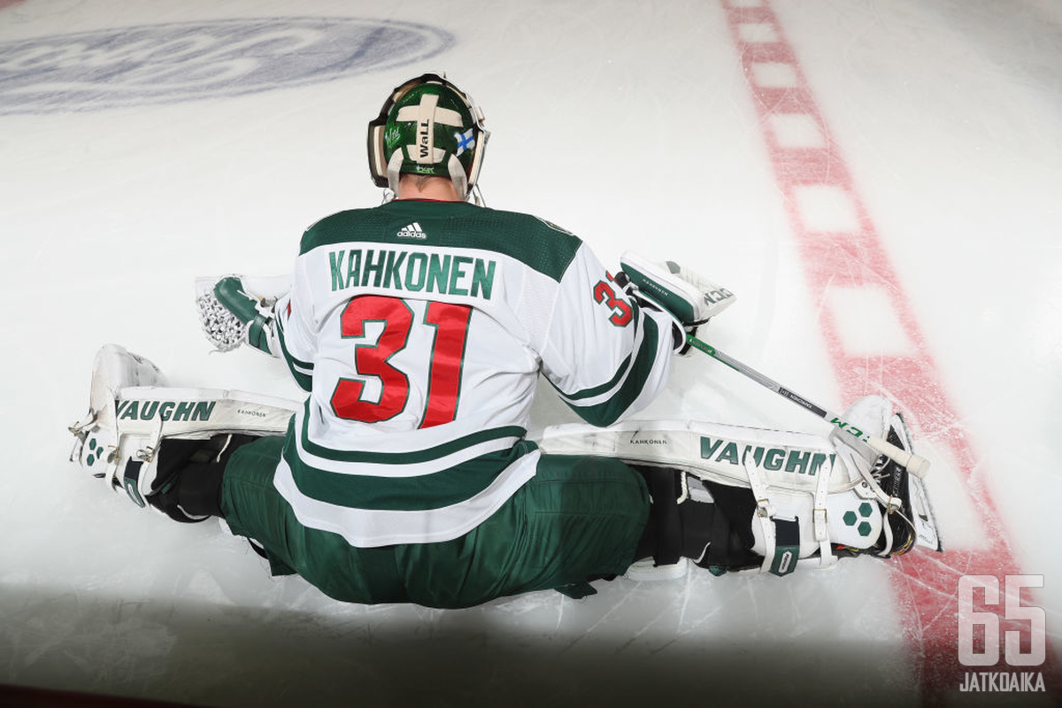 Kähkönen teki tällä kaudella NHL-debyyttinsä pelaavana maalivahtina.