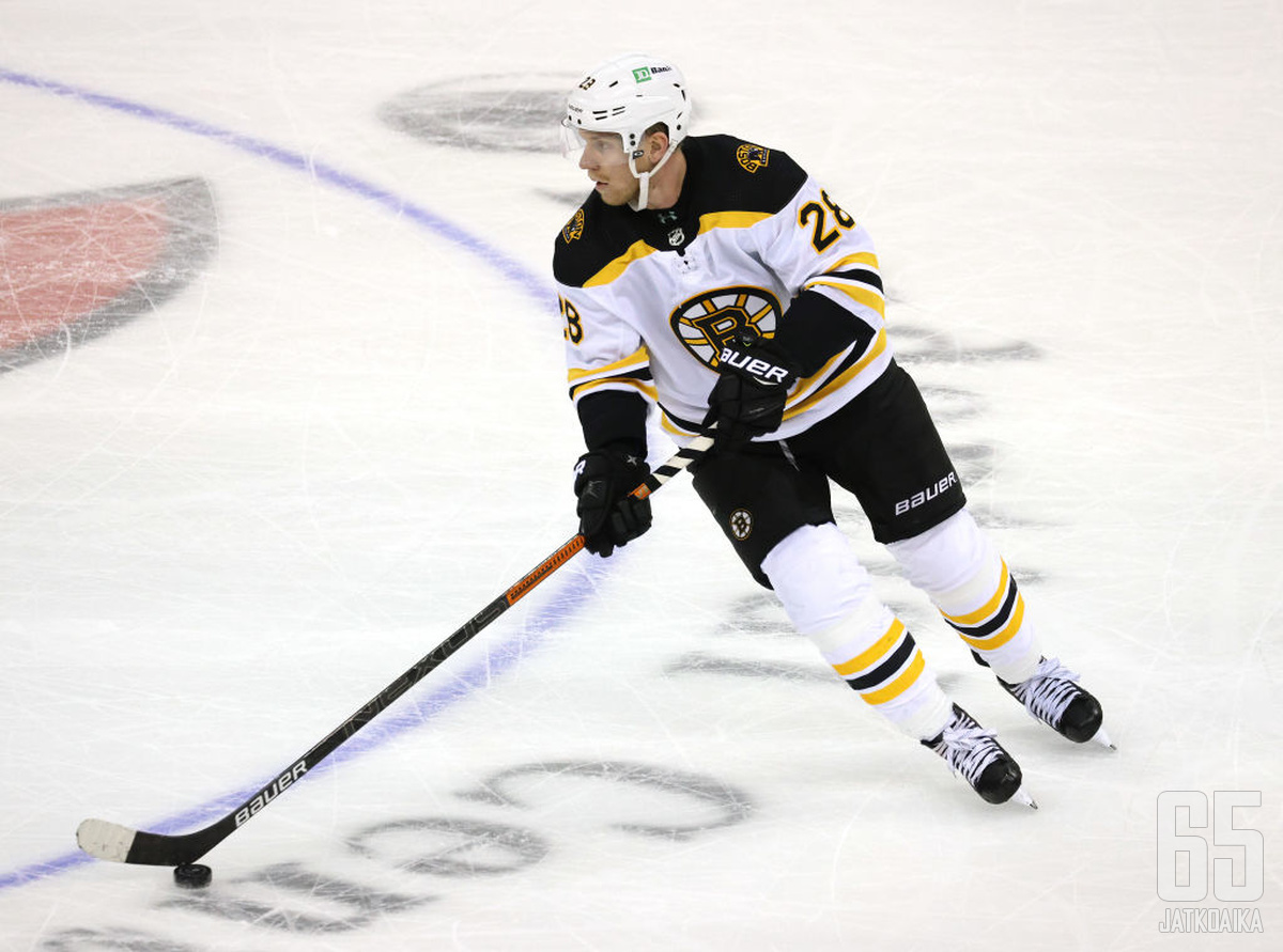 Hyökkääjä edusti vielä viime kaudella Bruinsia.