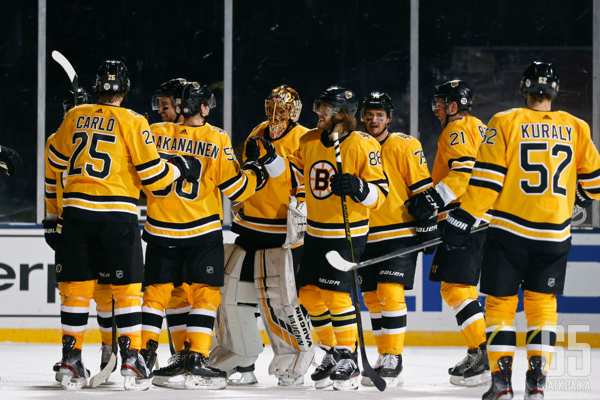 NHL-viikonlopun toinen ulkoilmaottelu oli Boston Bruinsin näytöstä.