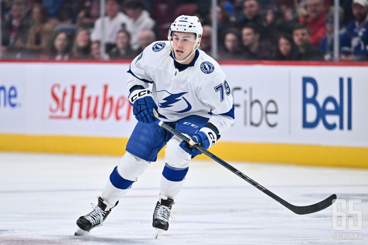 Ross Colton ehti edustaa Tampa Bay Lightningia kolmella kaudella.