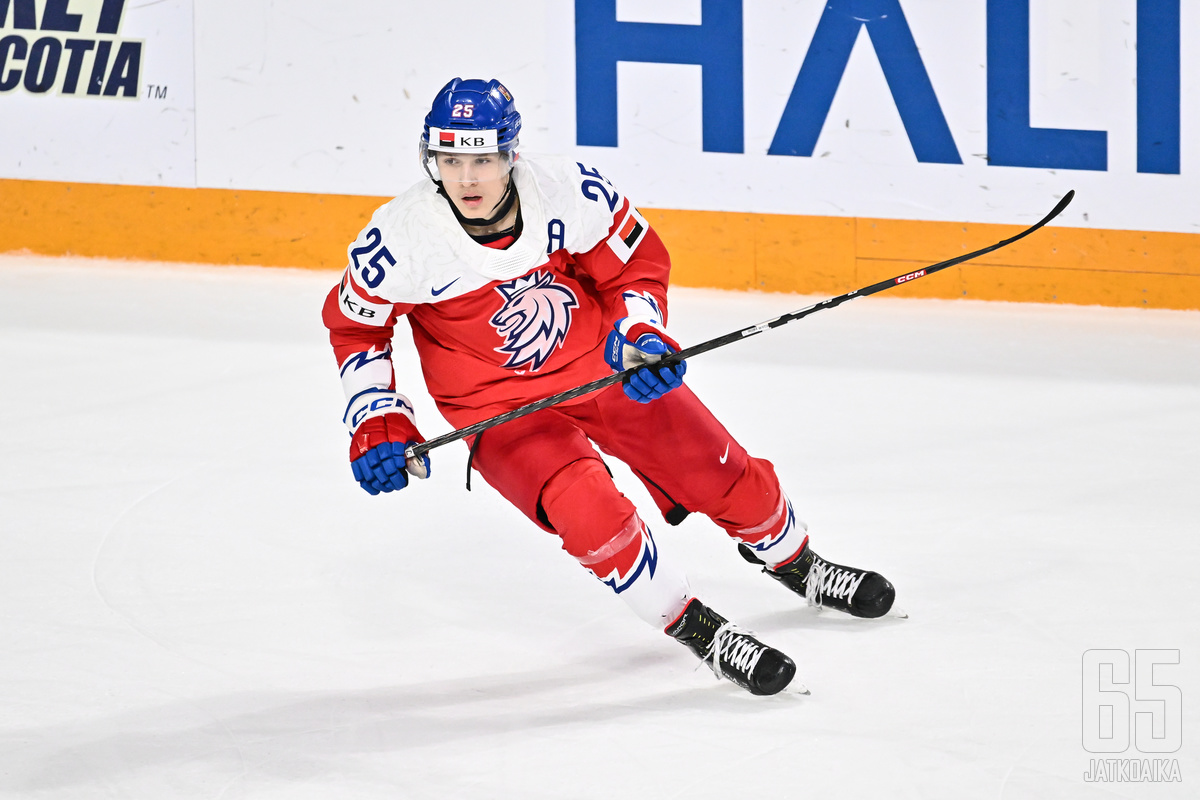 HALIFAX, CANADA - JANUARY 04:  Jiri Kulich #25 of Team Czech Republic skates during the first period against Team Sweden in the semifinal round of the 2023 IIHF World Junior Championship at Scotiabank Centre on January 4, 2023 in Halifax, Nova Scotia, Can