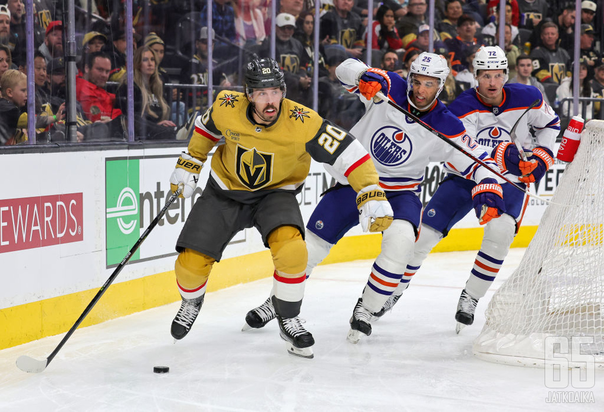 Chandler Stephenson ja Vegas Golden Knights pyrkivät pitämään Edmonton Oilersin takanaan.
