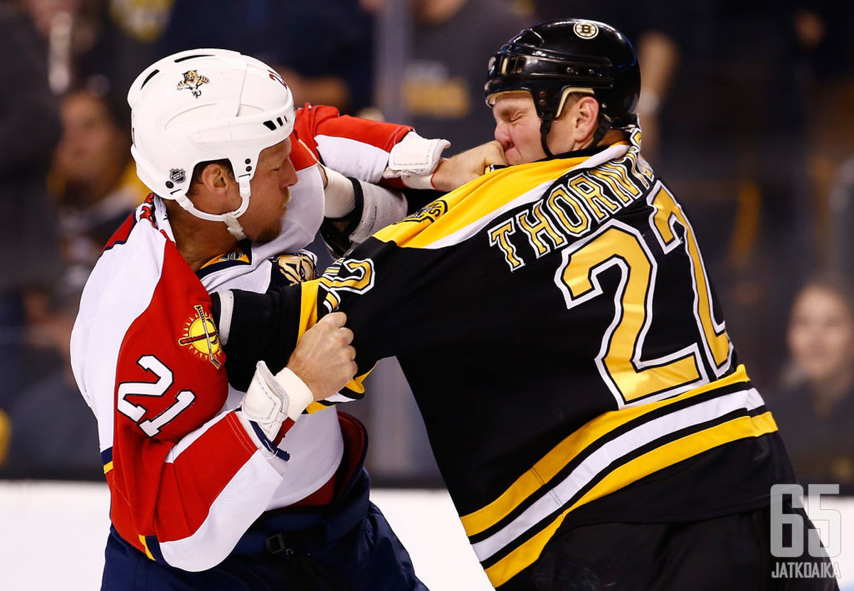 Boston Bruins oli Thorntonin pitkäaikaisin NHL-seura ja tappeleminen koko uran mahdollistaja.