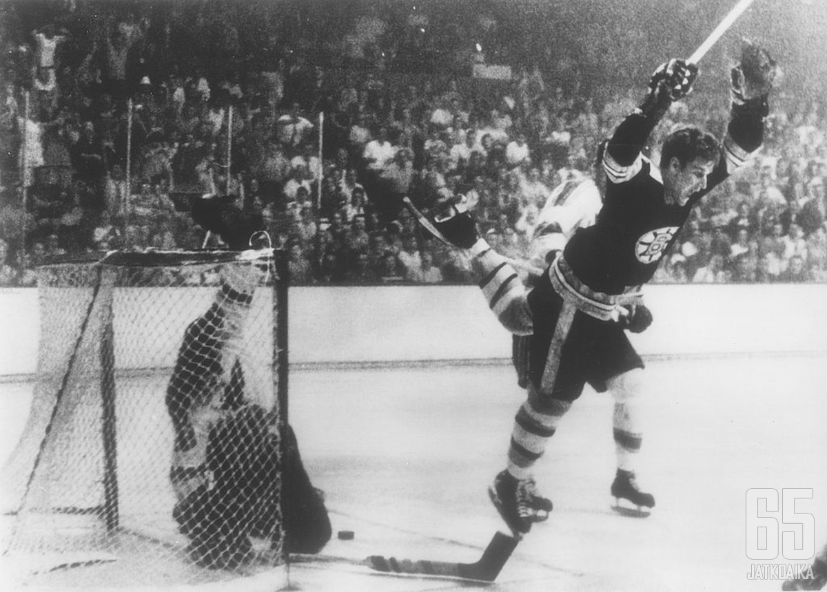 Bobby Orr ratkaisi Stanley Cupin legendaarisella jatkoaikaosumalla vuonna 1970.