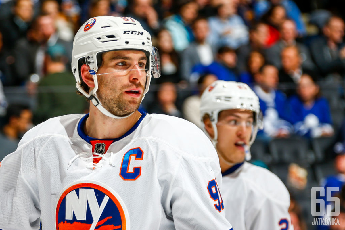 John Tavares jätti New York Islandersin siirtyen Toronto Maple Leafsiin.