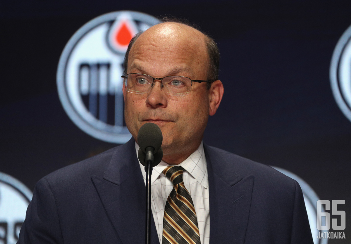 CHICAGO, IL - JUNE 23:  General manager Peter Chiarelli of the Edmonton Oilers speaks onstage during Round One of the 2017 NHL Draft at United Center on June 23, 2017 in Chicago, Illinois.  (Photo by Dave Sandford/NHLI via Getty Images)