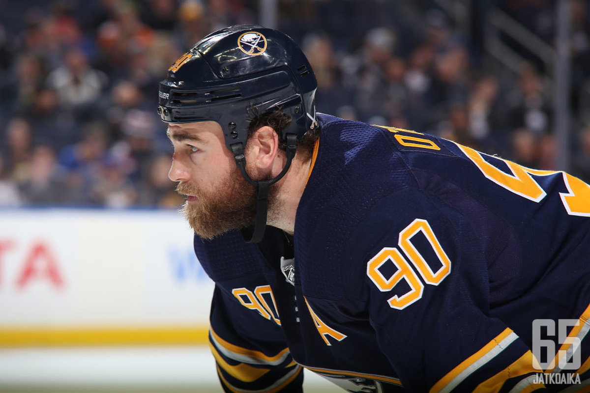 Ryan O'Reilly edusti Sabresia kolmen kauden ajan.