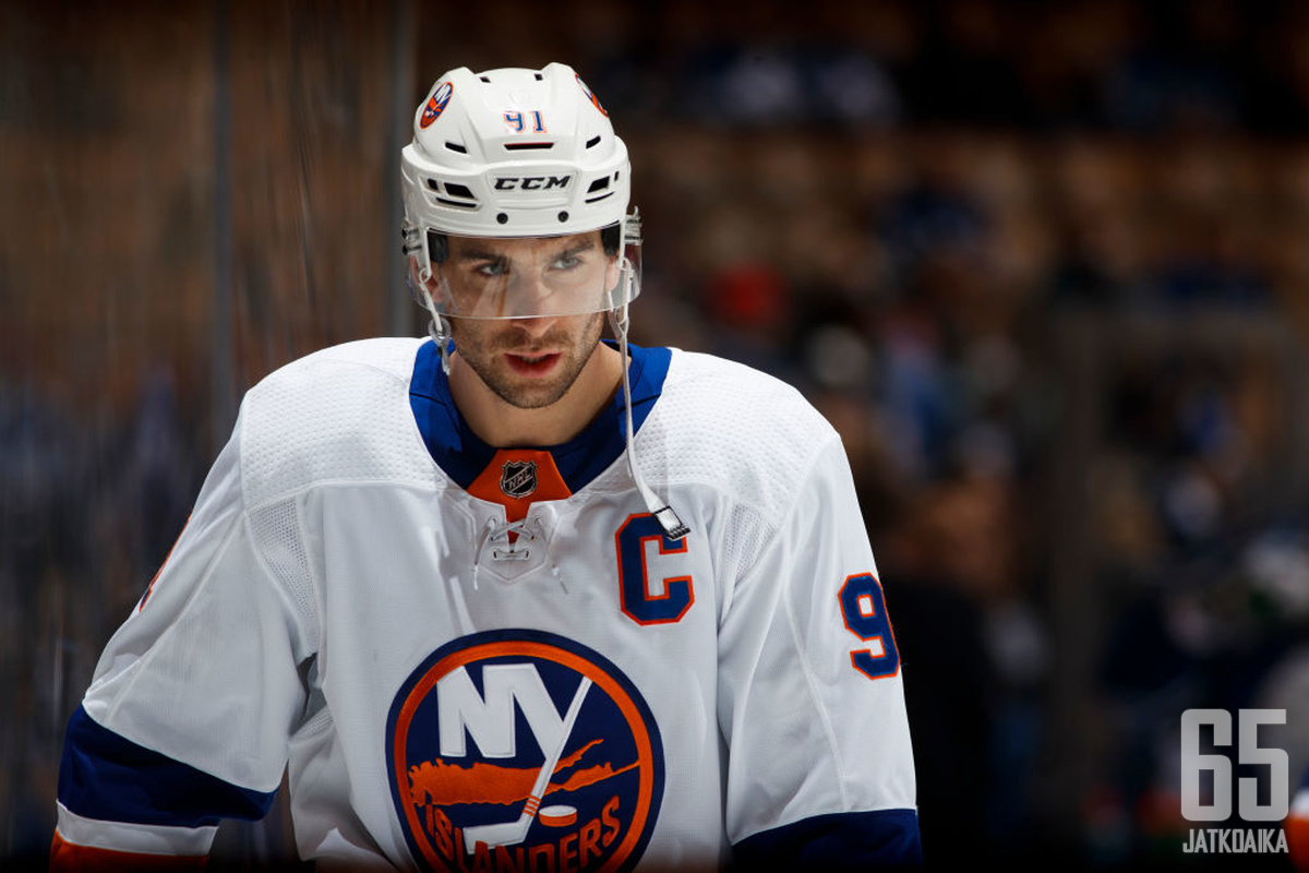 New York Islandersilla on runsaat kolme viikkoa aikaa tehdä jatkosopimus John Tavaresin kanssa.