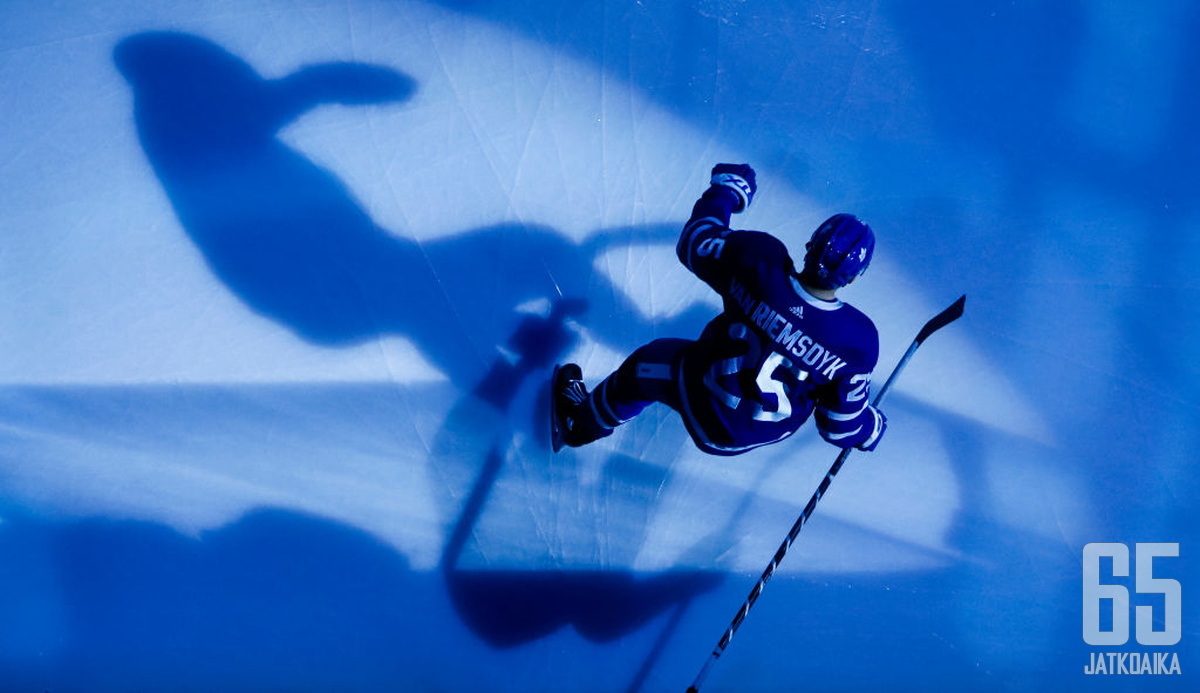 James van Riemsdyk edusti Toronto Maple Leafsia kuuden kauden ajan.