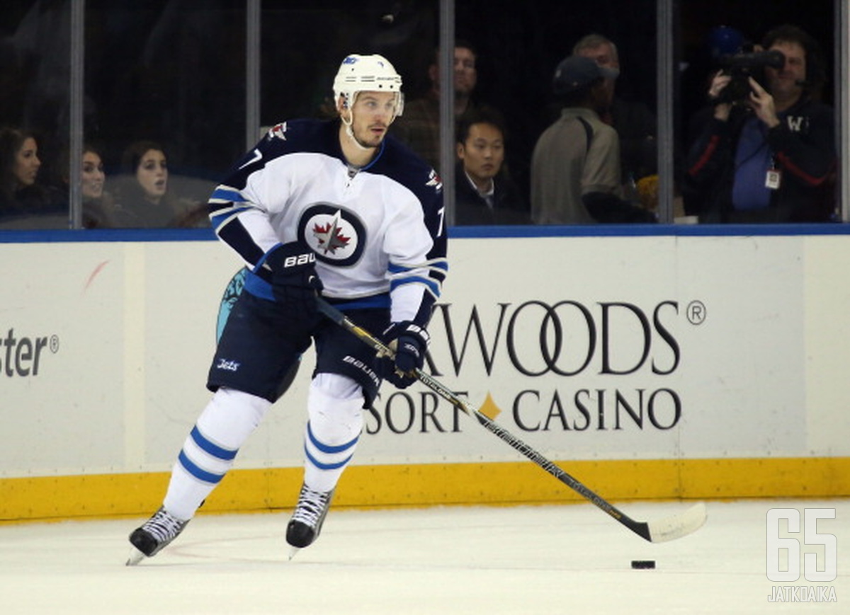 Ellerby kiekkoili NHL:ssä viimeksi kaudella 2014-15.