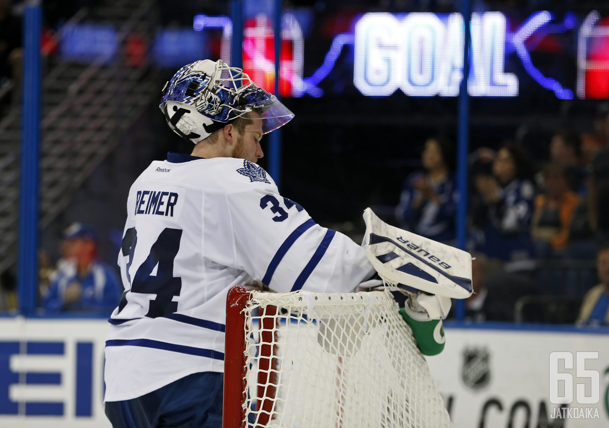 James Reimer jatkaa Maple Leafsin maalivahtina.