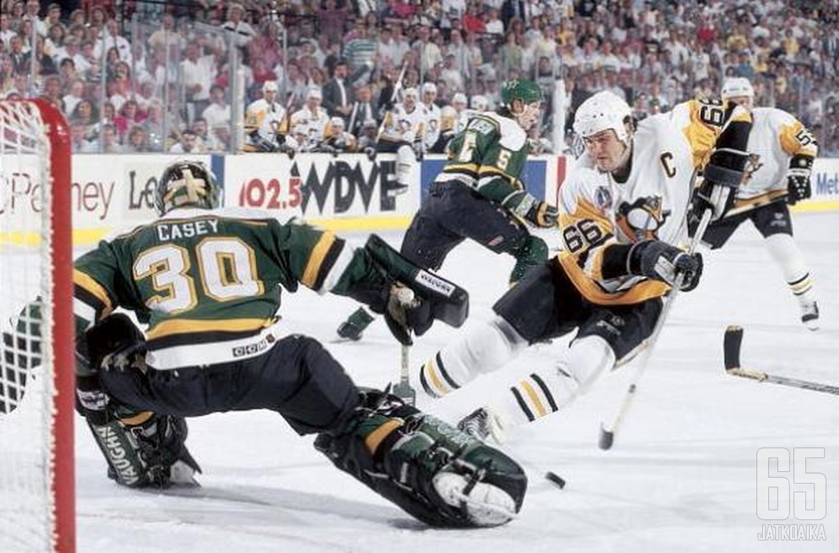 Mario Lemieux'n taituroima osuma vuoden 1991 finaalien toisessa osaottelussa on eräs tunnetuimmista maaleista koko NHL:n historiassa.