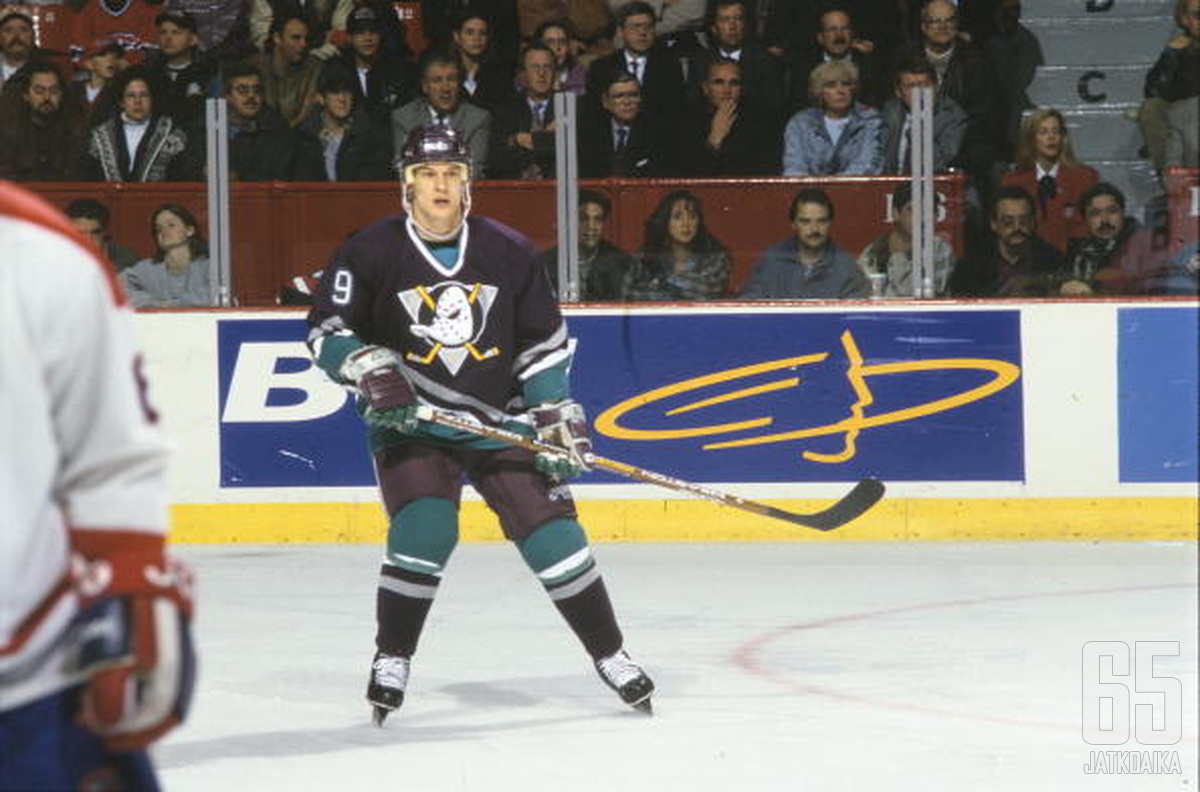 Paul Kariya oli Ducks-organisaation alkuvuosien suurimpia tähtiä.