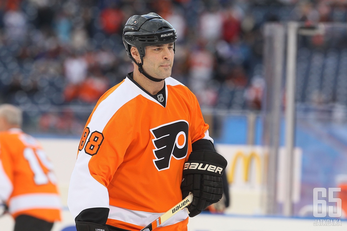Eric Lindros pelasi kahdeksan kautta Flyersin paidassa. 