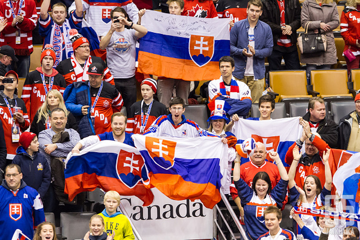 Viime vuoden kisat päättyivät slovakialaisten riemukkaisiin pronssijuhliin.