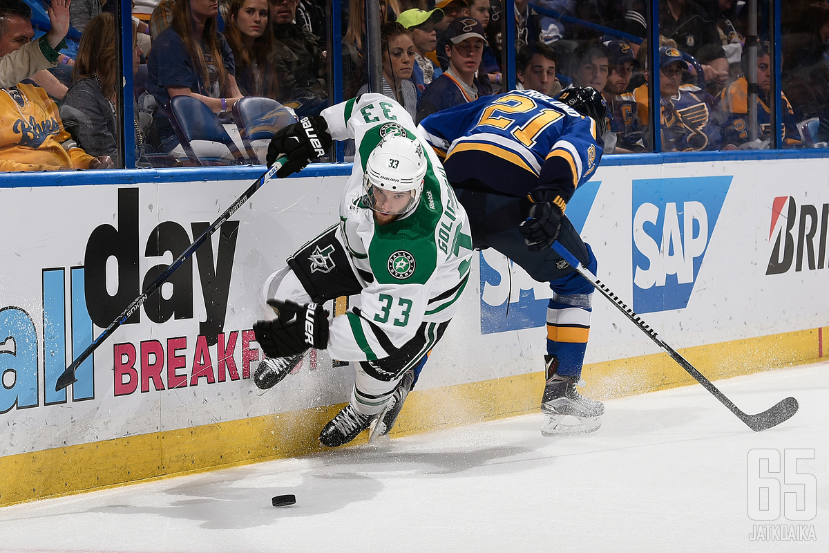 Alex Goligoskin uusi seura on Arizona Coyotes.