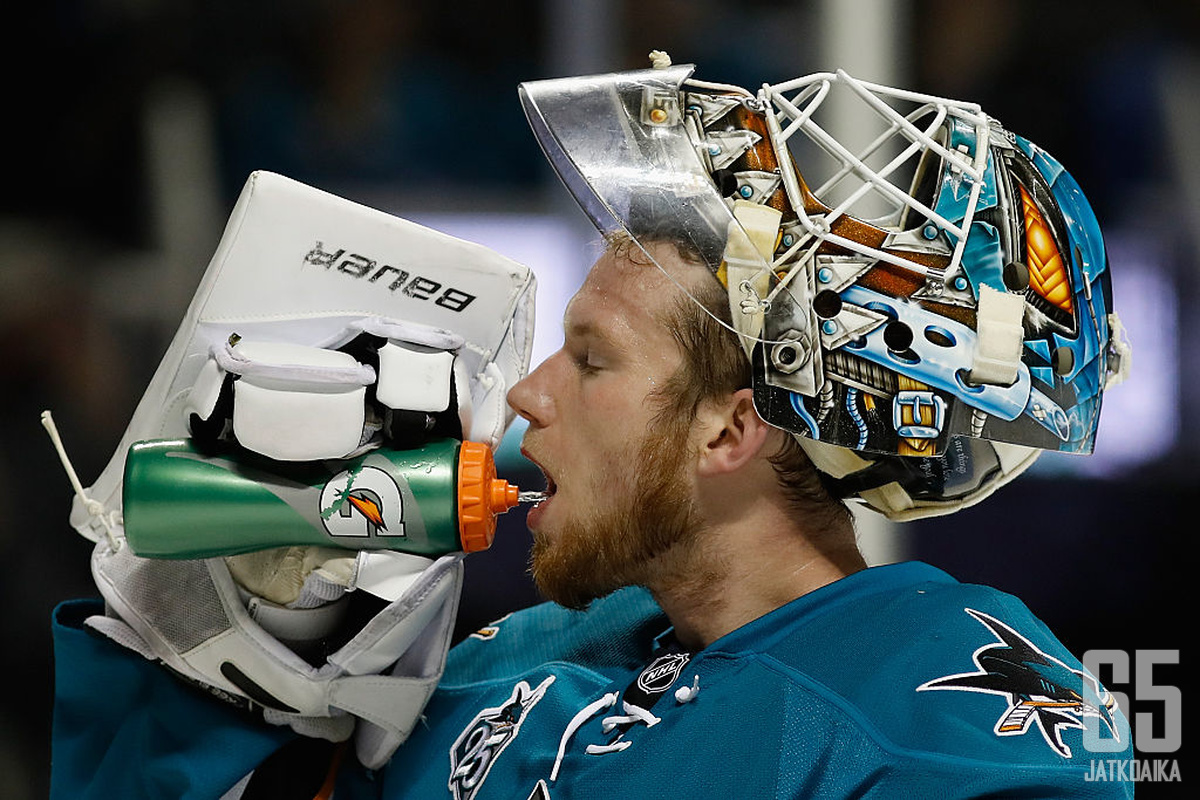 Reimer vietti kevään Stanley Cup -finalisti Sharksin kakkosmaalivahtina.