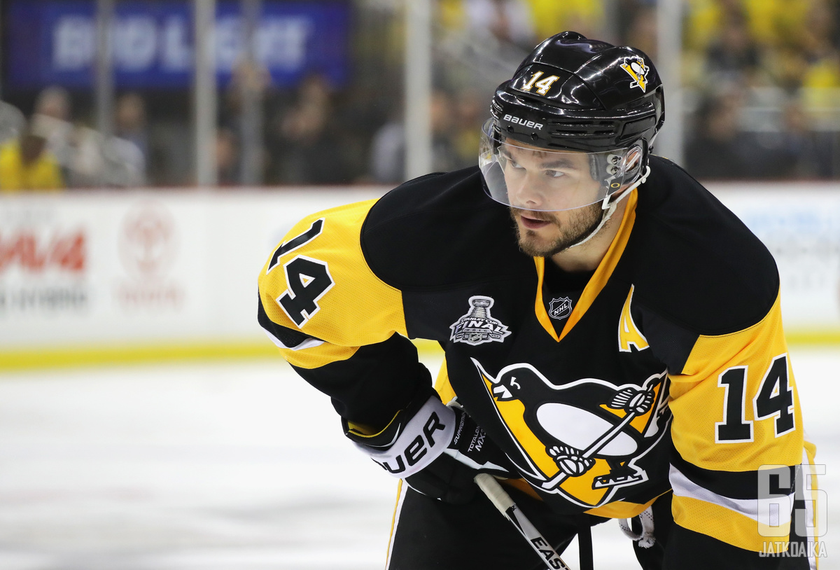 Kunitz pelasi edelliset kahdeksan kautta Penguinsissa.