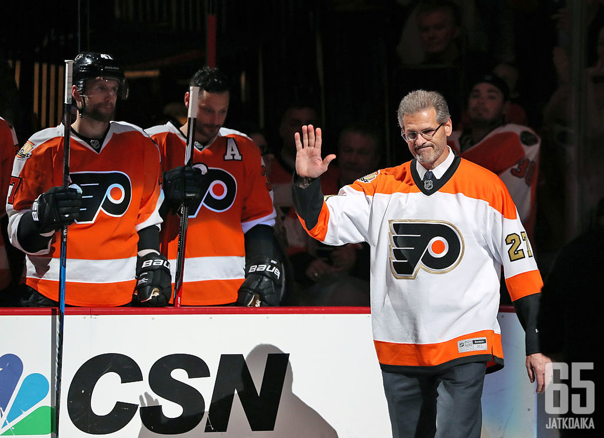 Hextall toimii nykyisin Philadelphia Flyersin toimitusjohtajana. 
