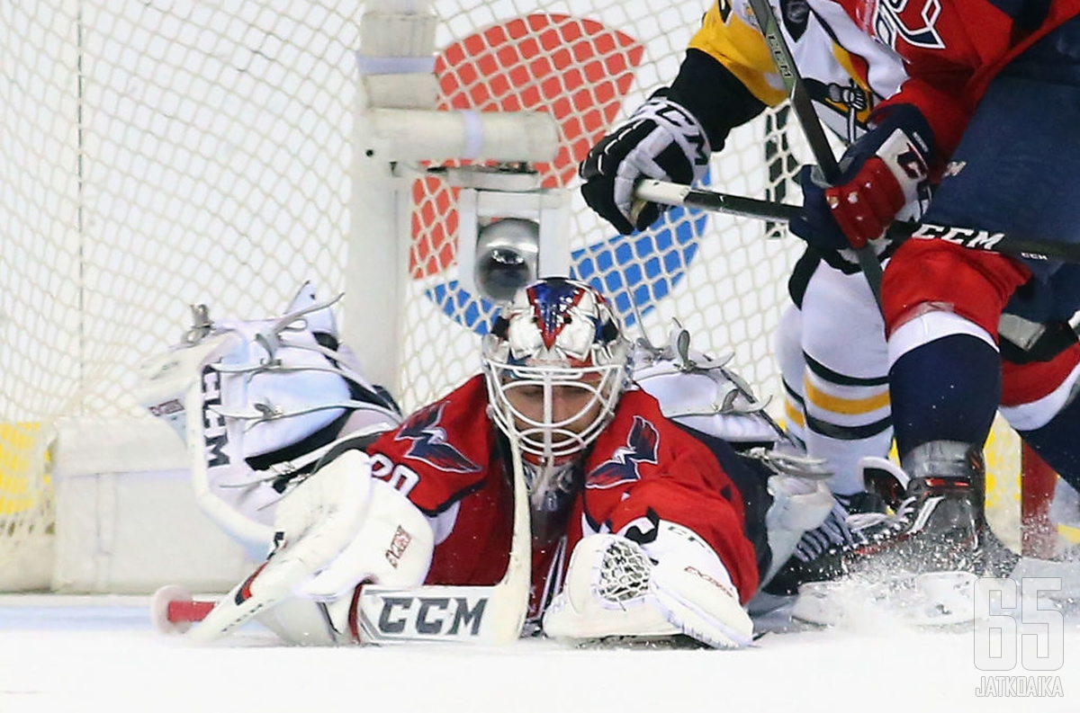 Braden Holtby torjui Capitalsille voiton.