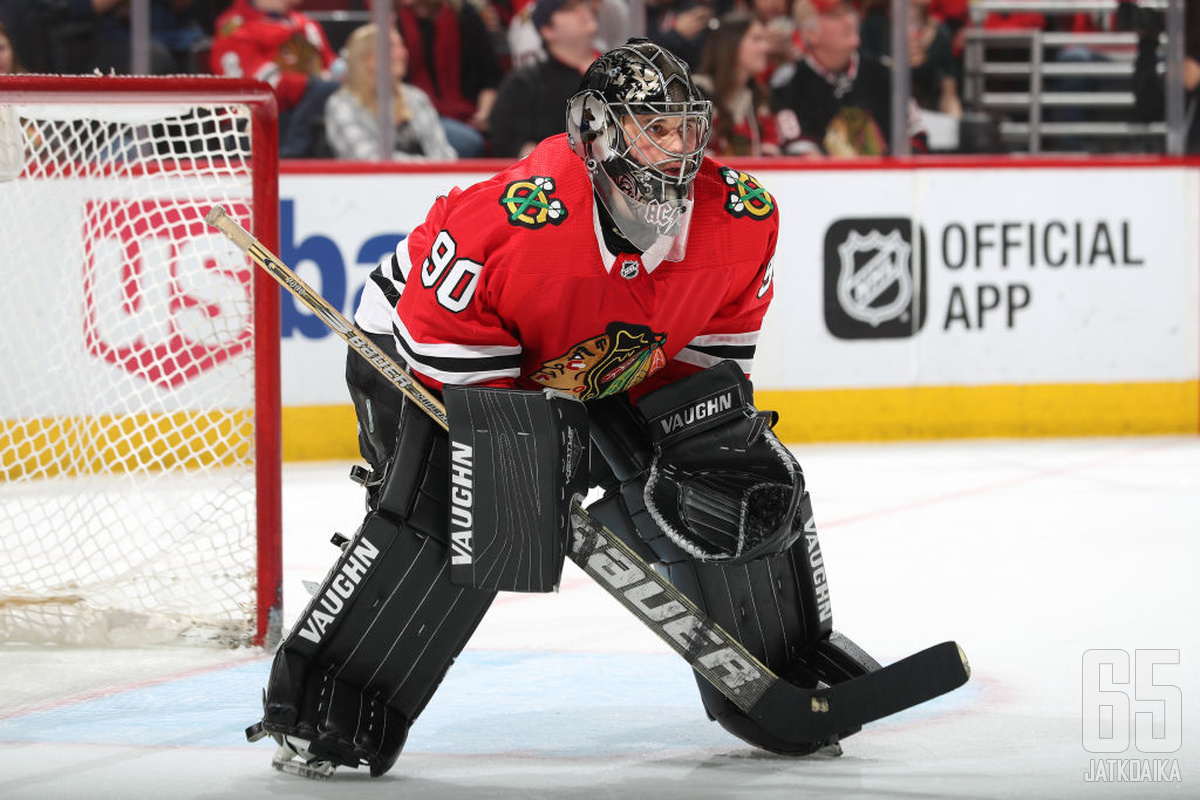 Scott Foster sai pikakomennuksen Blackhawksin maalille.