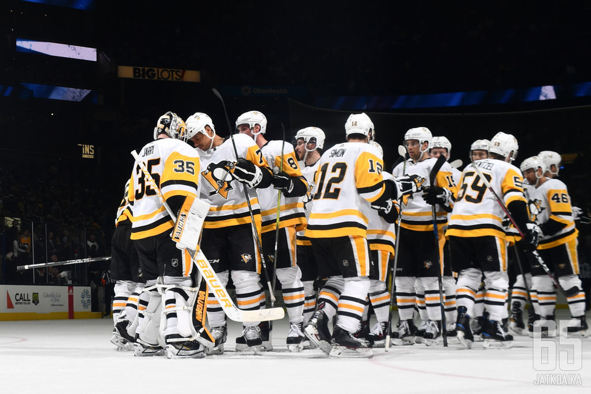 Penguins kohtaa pudotuspelien ensimmäisellä kierroksella Montreal Canadiensin. 