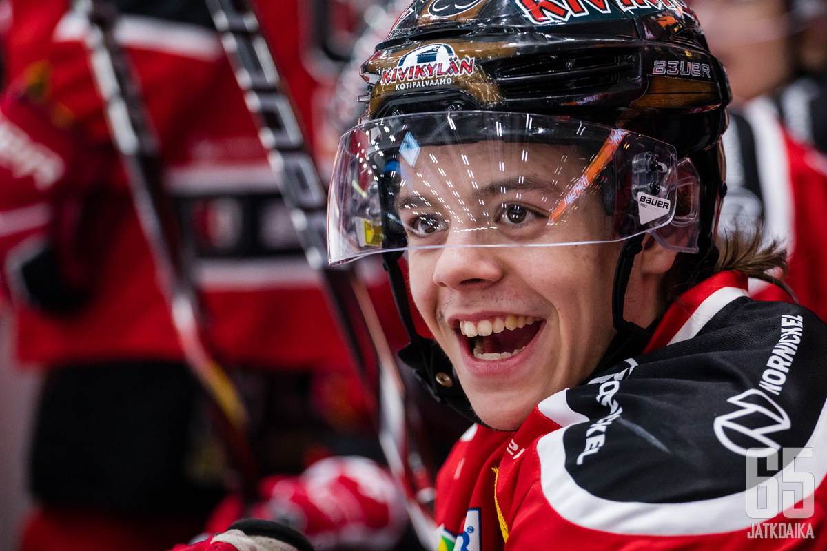 Jesperi Kotkaniemi päätyi Montreal Canadiensinn listoille NHL:n varaustilaisuudessa.