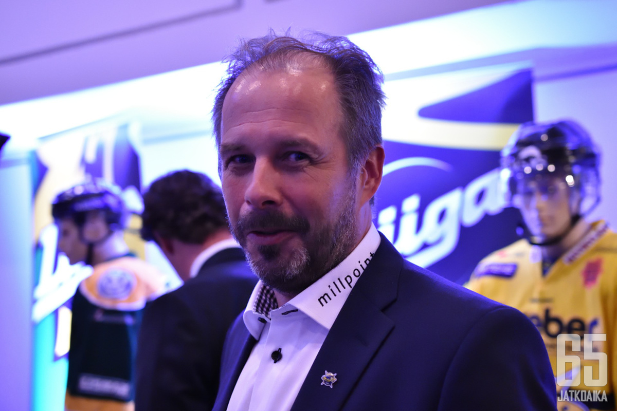 SaiPan urheilutoimenjohtaja Antti Tuomenoksalla on ollut syytä hymyyn viime kausien pelaajarekrytointien suhteen.