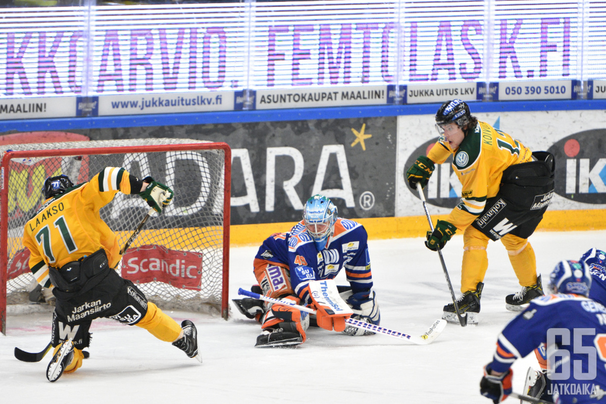 Tapio Laakso pääsi naulaamaan ottelulle voittomaalin.
