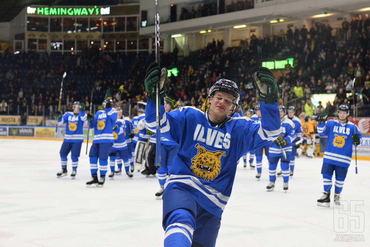 Teemu Rautiainen viimeisteli voittomaalin, ja huudatti kotiyleisöä.