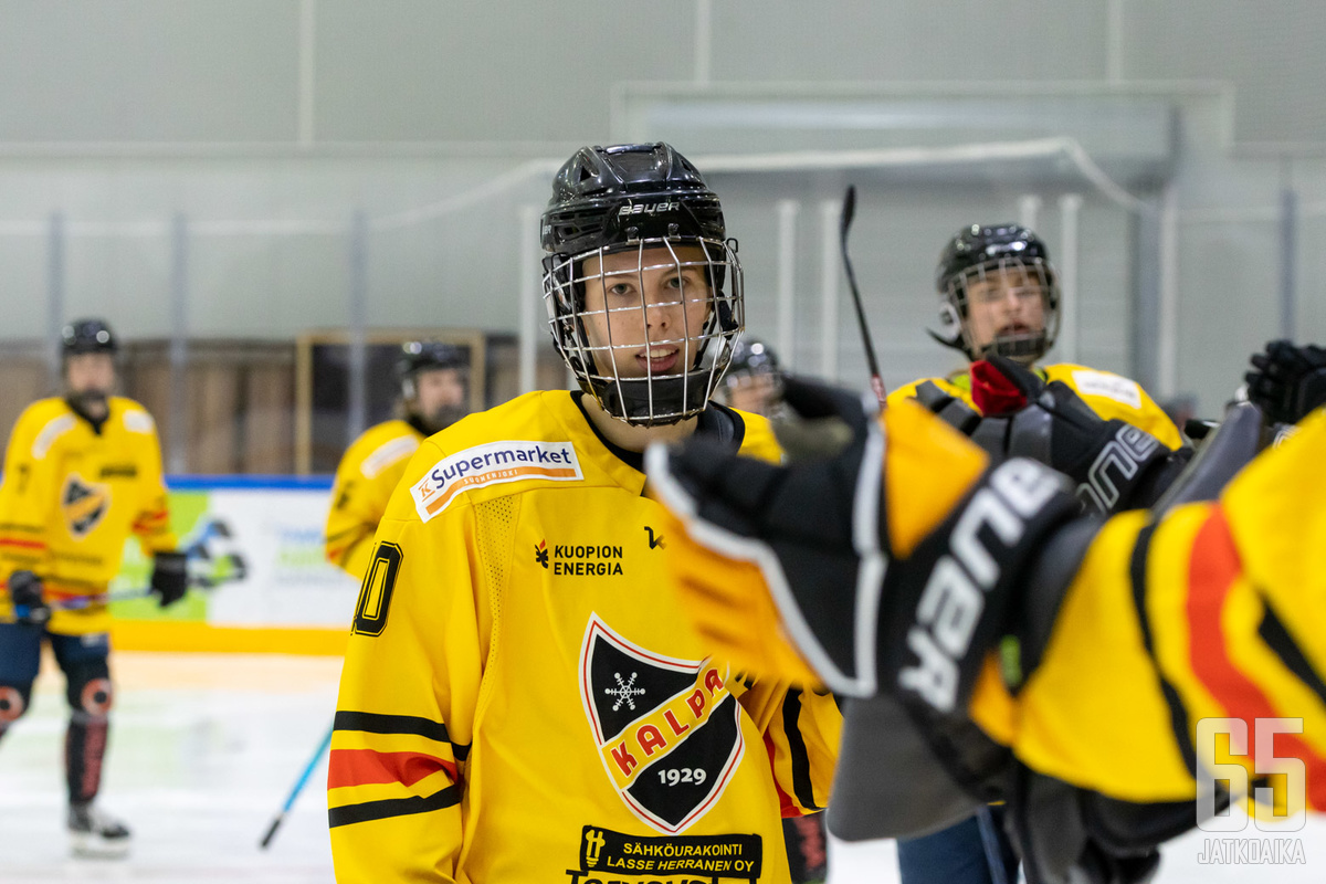Elisa Holopainen valittiin Naisten Liigan arvokkaimmaksi pelaajaksi.