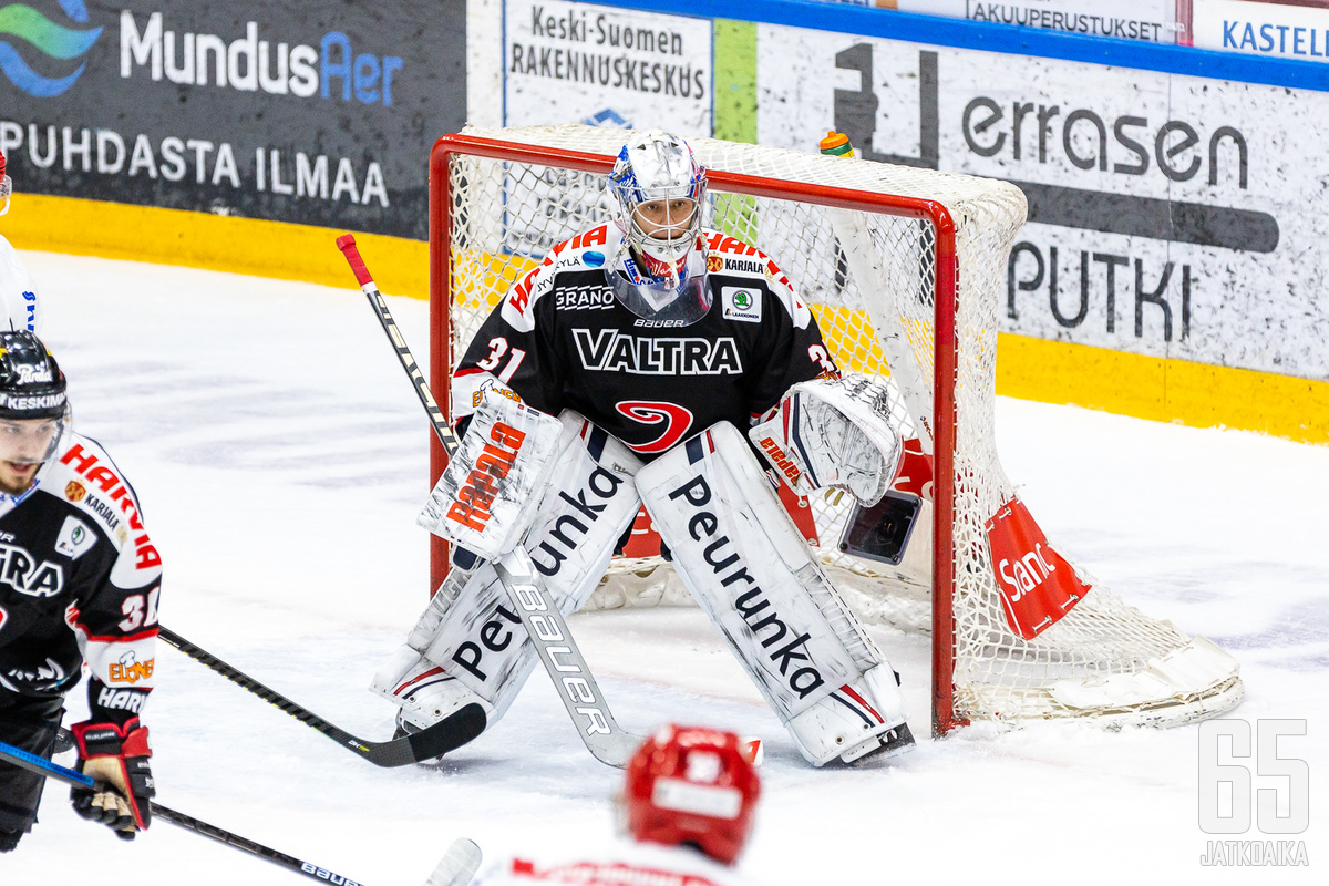 Veini Vehviläinen pelasi Liigaa edellisen kerran koronakaudella 2020–2021, silloinkin JYPissä.