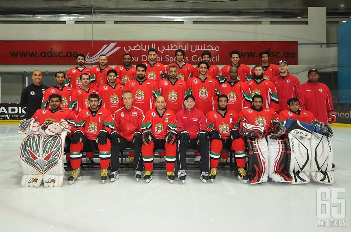 UAE:n virallinen joukkuekuva ennen lähtöä 2014 III-divisioonan MM-kisoihin.