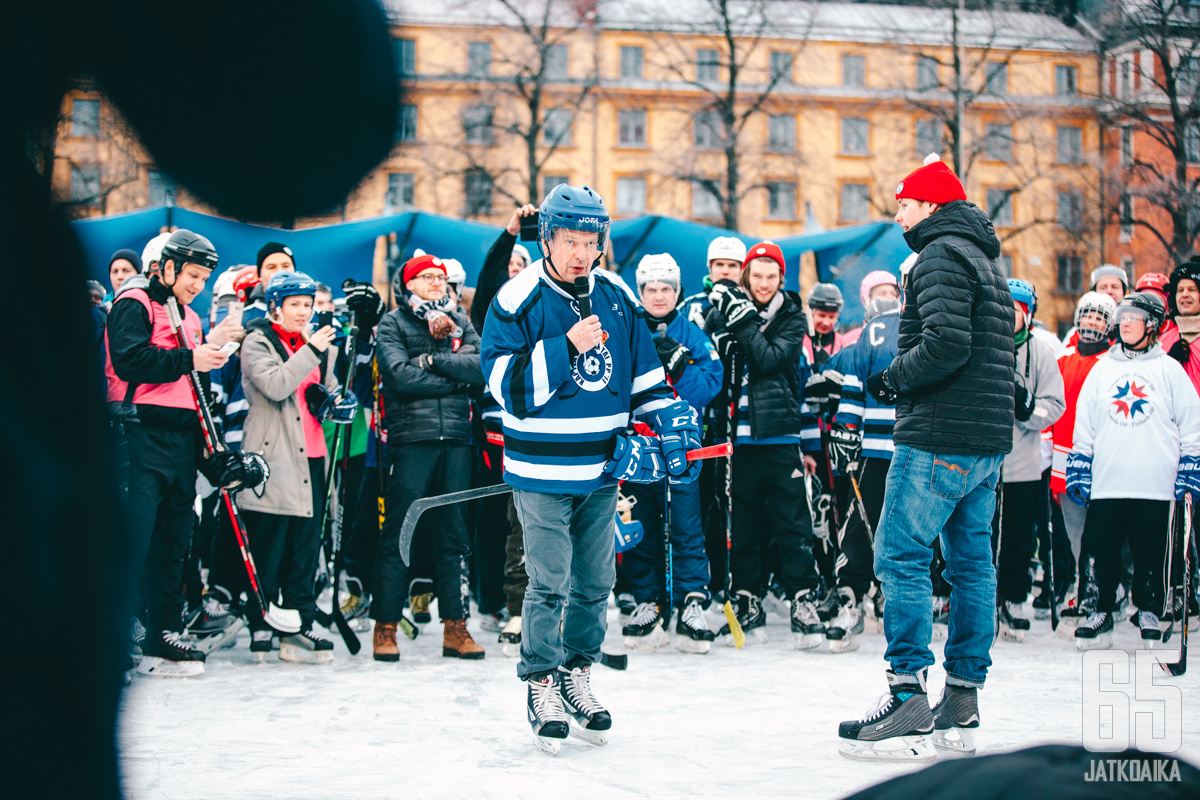 Tasavallan presidentti Sauli Niinistö on innokas jääkiekkoilija.