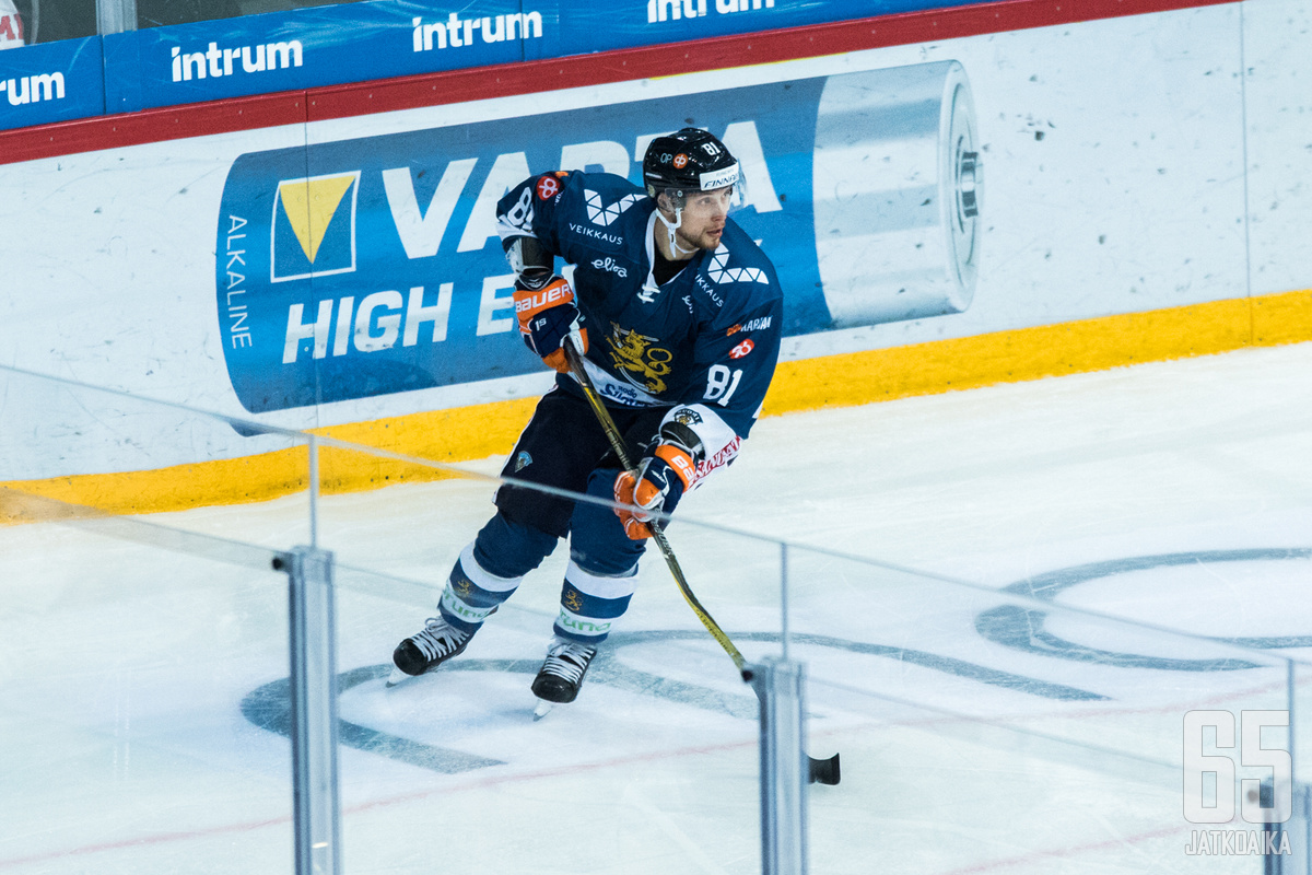 Jukka Peltola on tehnyt tällä kaudella vakuuttavaa tulosta Tapparassa. Lauantaina syntyi maajoukkueuran ensimmäinen maali.