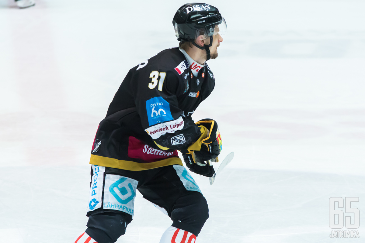 Nicklas Lasu syötti Kärppien voittomaalin ensimmäisessä jatkoerässä.