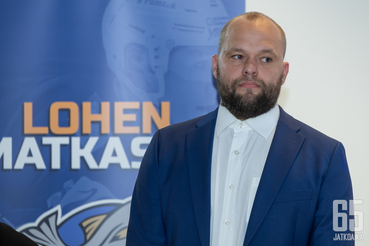 Kiekko-Vantaan omistaja Antti Niemi on jatkossa mukana myös kokoamassa tulevan kauden joukkuetta. 