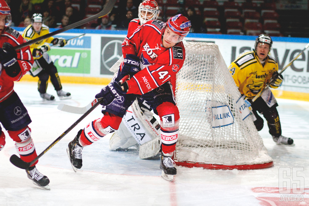 Melart luuti HIFK:n takalinjoilla viimeksi kaudella 2012-2013.