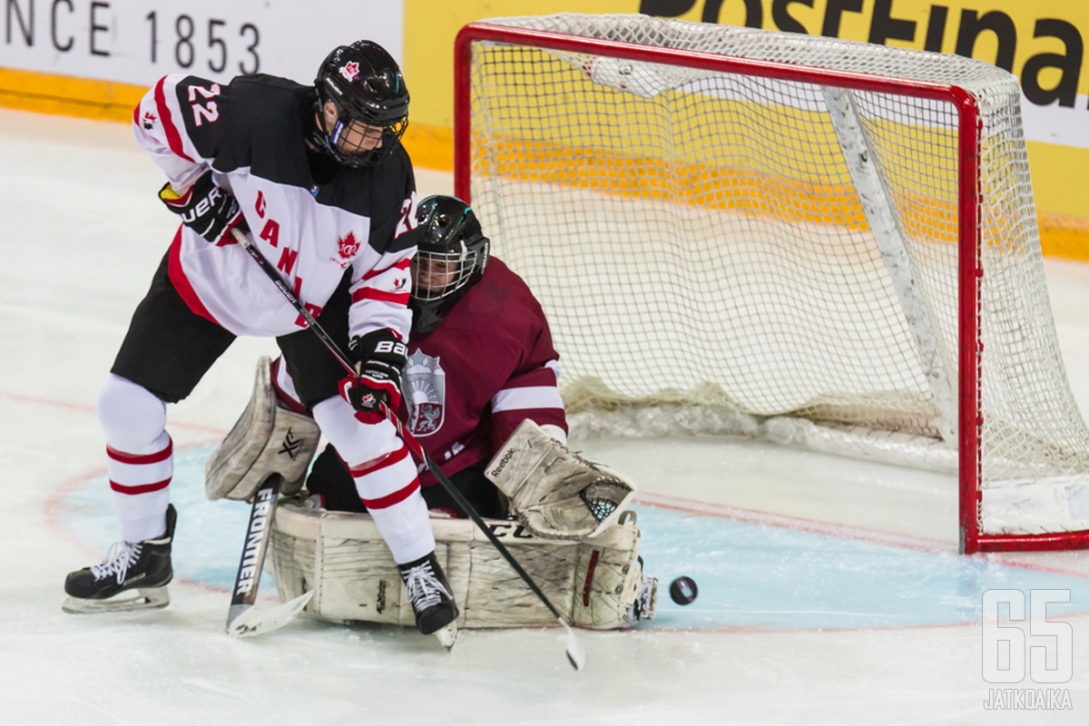 Kanadan Brett Howden tasoitti pelin Latviaa vastaan.