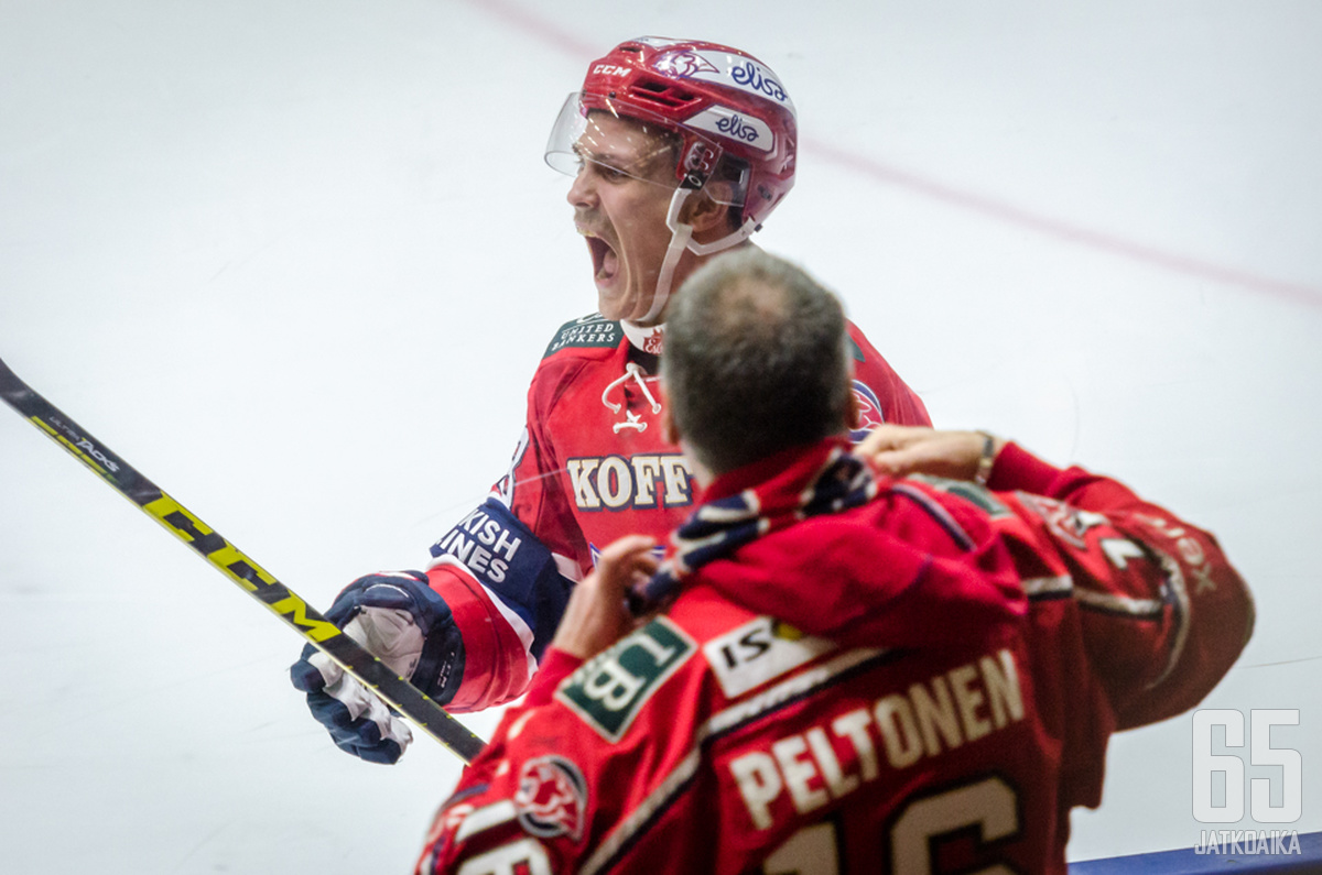 Tommi Taimi juhli HIFK-uran ensimmäistä maalia äänekkäästi