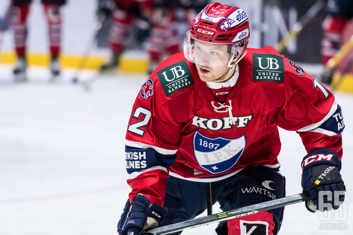Miro-Pekka Saarelainen pelasi vuoden viimeisen ottelun IFK:n riveissä. 