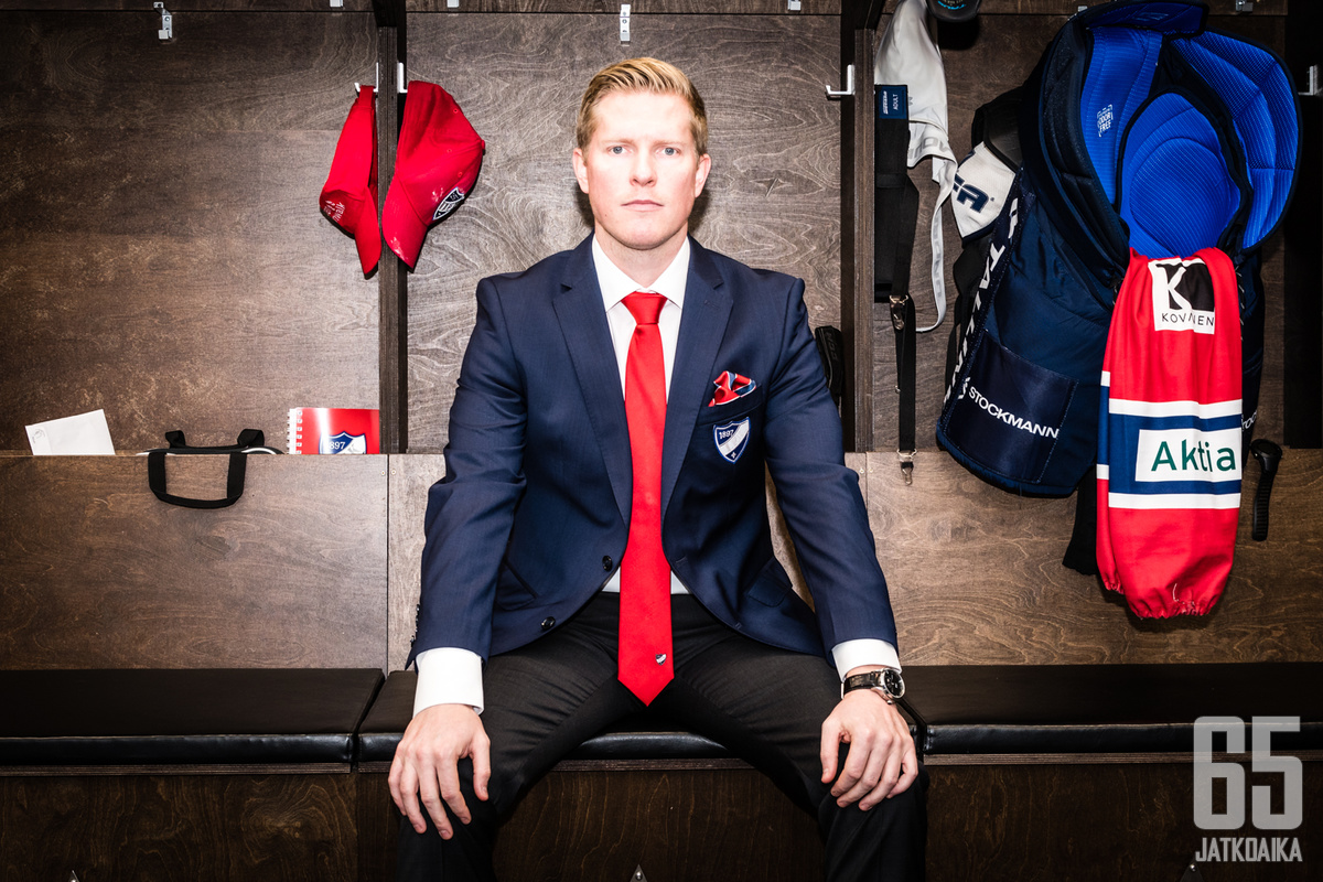 Tobias Salmelainen aloitti HIFK:n urheilujohtajana vuonna 2017. Salmelaisen aikana seura voitti kaksi pronssimitalia.