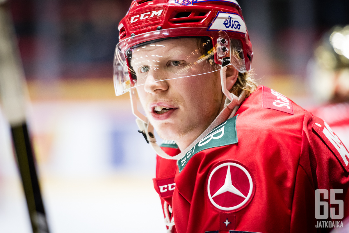 Micke-Max Åsten on kärsinyt pelikiellostaan yhden ottelun väliaikaisen pelikieltonsa takia.