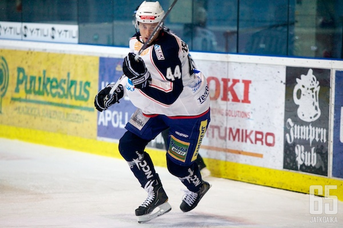 Pellinen esiintyi LeKi-paidassa viimeksi kaudella 2012-13.