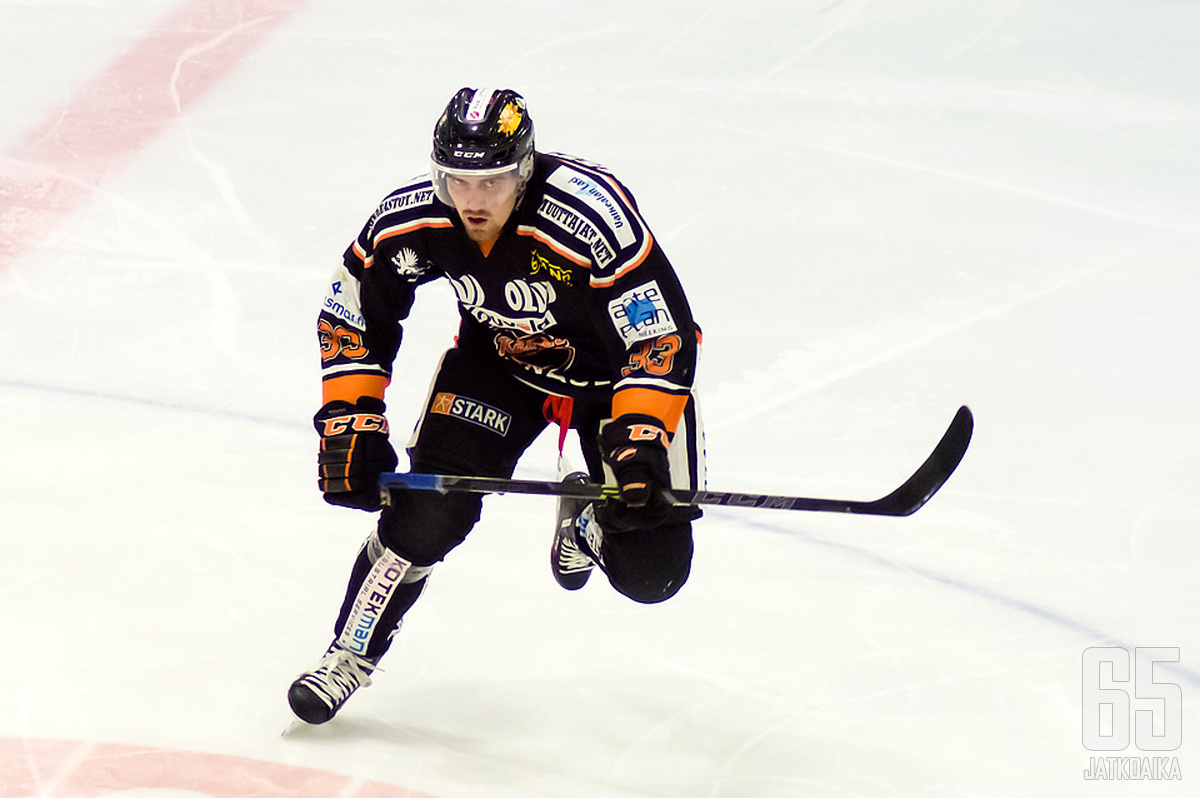 Västilä kiekkoili Kouvolassa neljän kauden ajan.