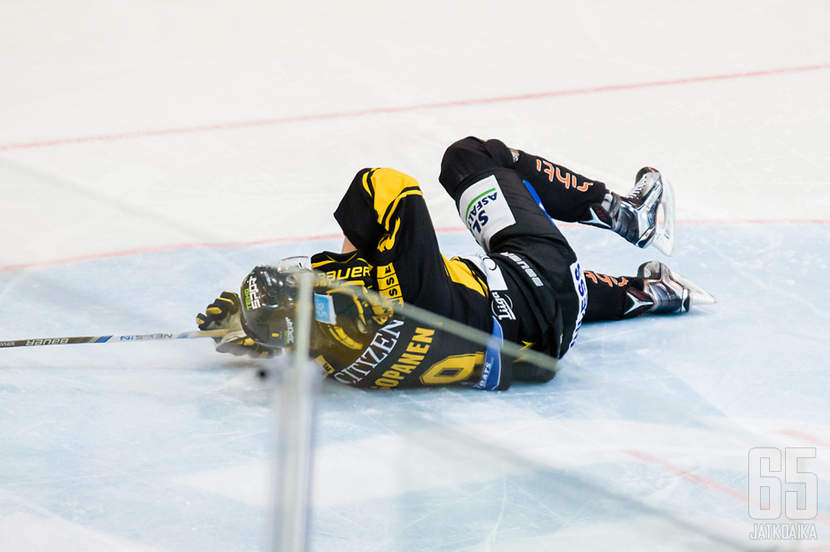Sopasen viimeiseksi otteluksi jäi marraskuun 2016 peli Lappeenrannassa.